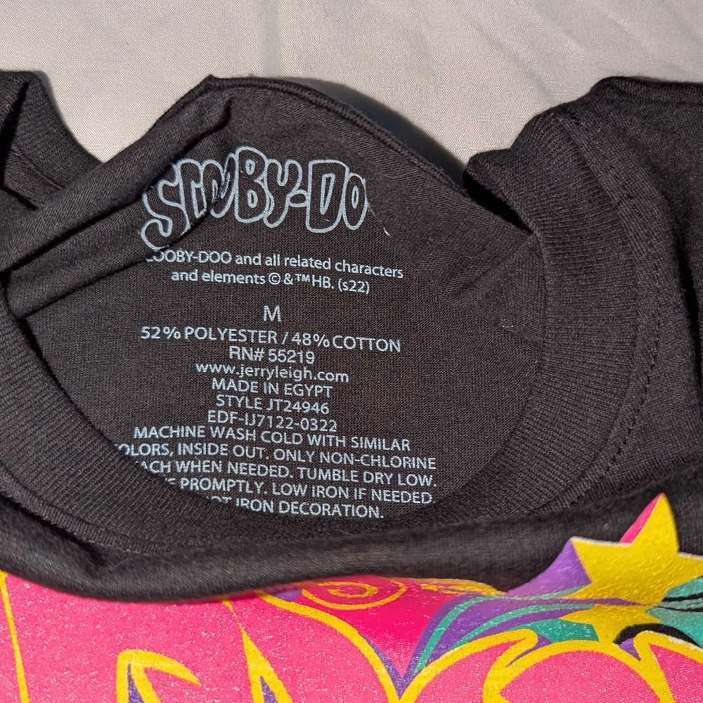 Adult Medium Scooby Doo Colorful Black Graphic Short Sleeve T-Shirt - Picture 3 of 3